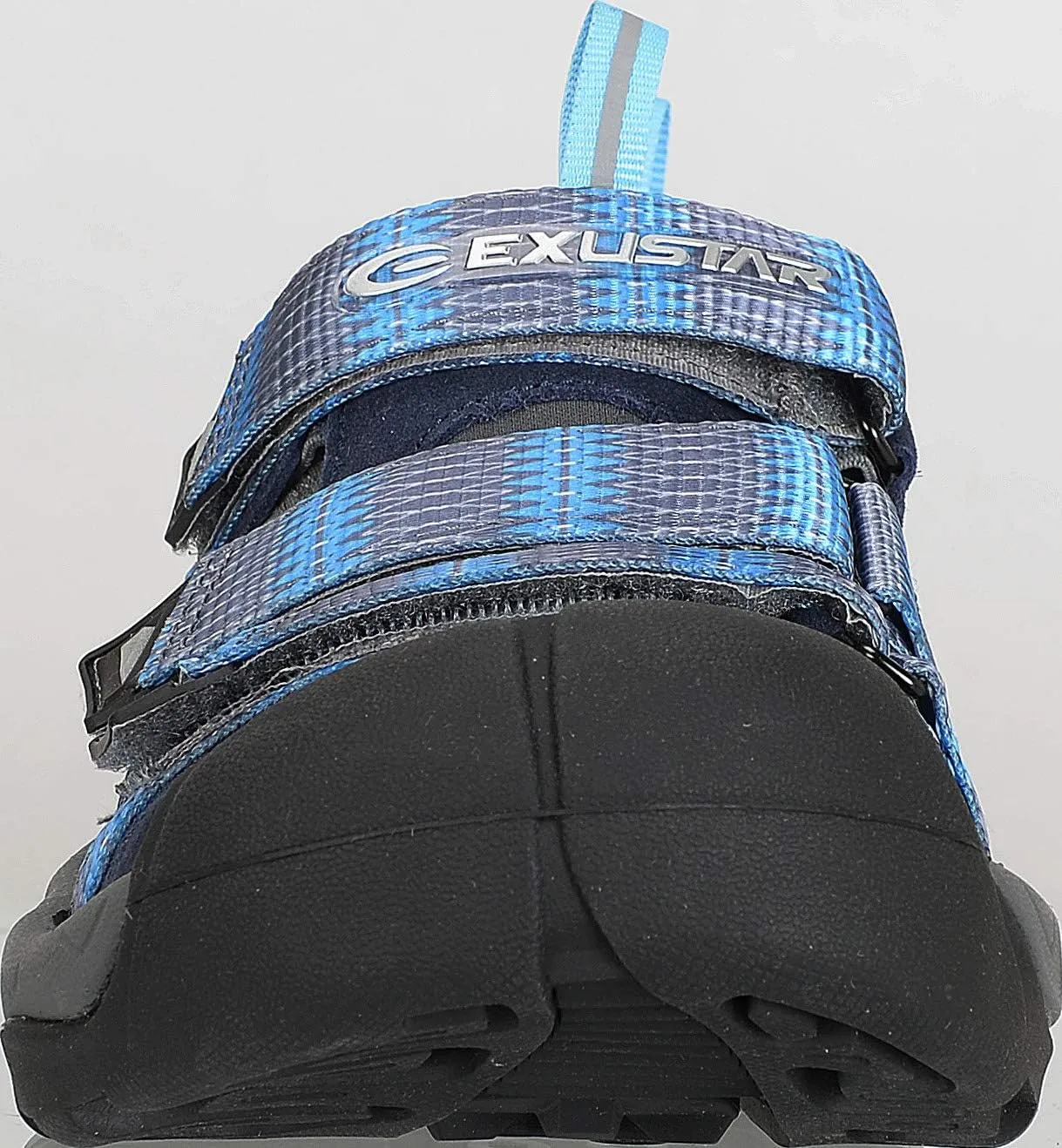 Clipless Sandal for Cycling with Closed Toe Design