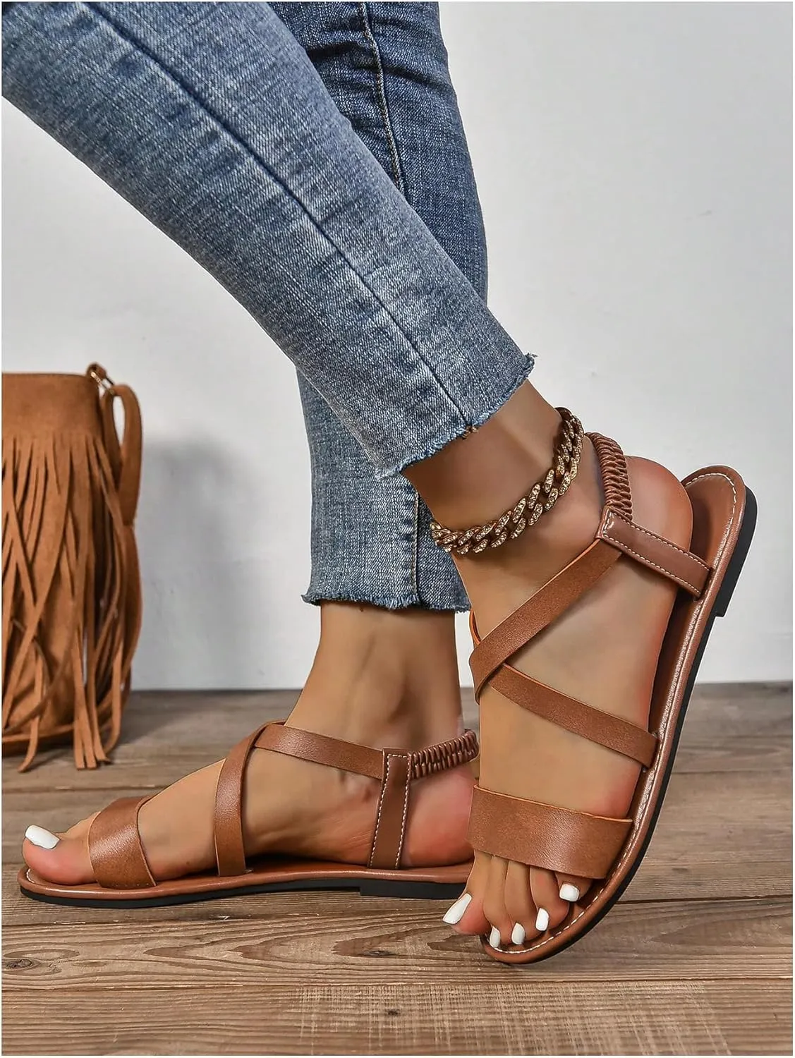 Floerns Women's Flat Sandal Criss Cross Ankle Strap Leather Slip on Summer Shoes