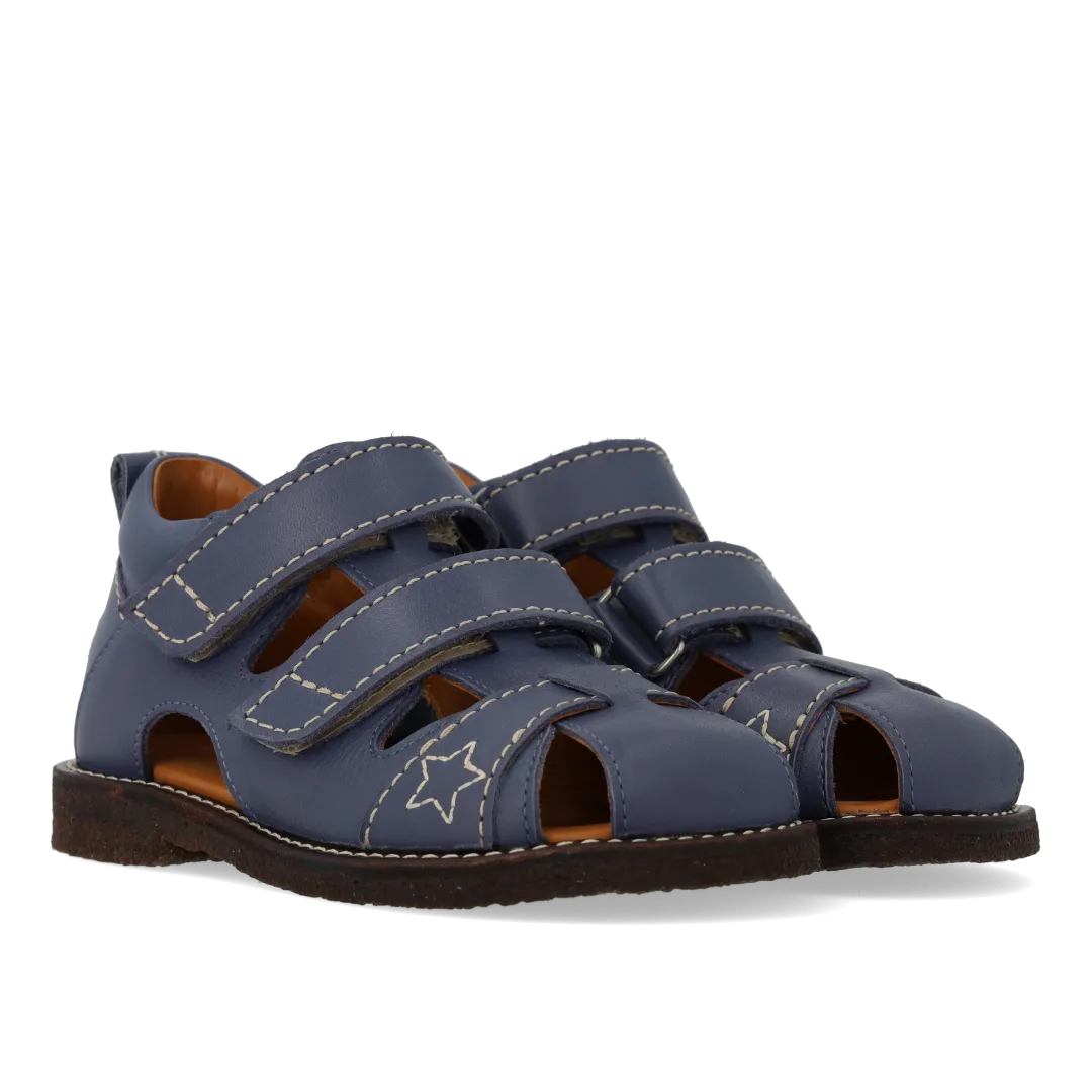 Leather sandal with star embroidery
