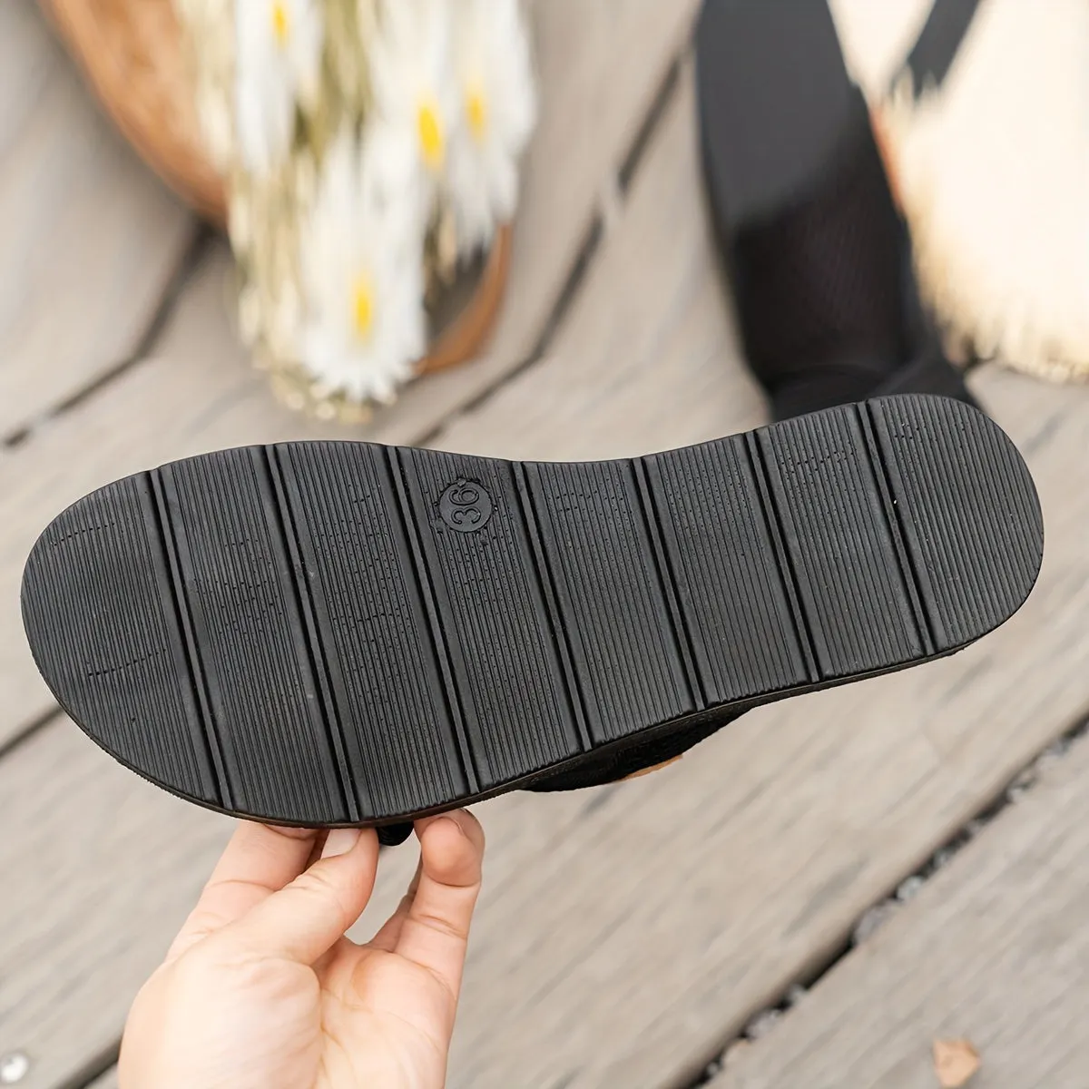 Mureen - Effortless Comfort Sandals with Cross Straps