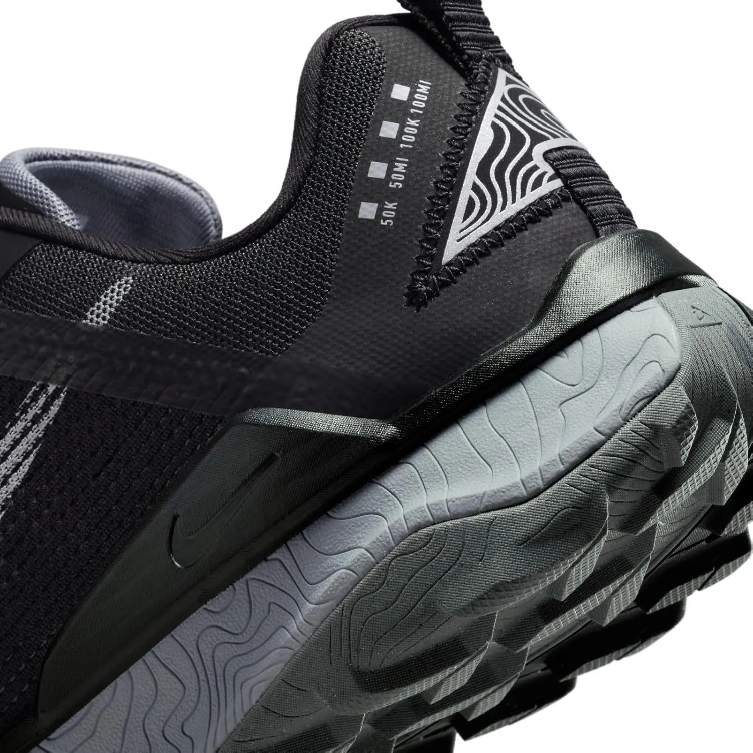 NIKE Men's Stroke Running Shoe