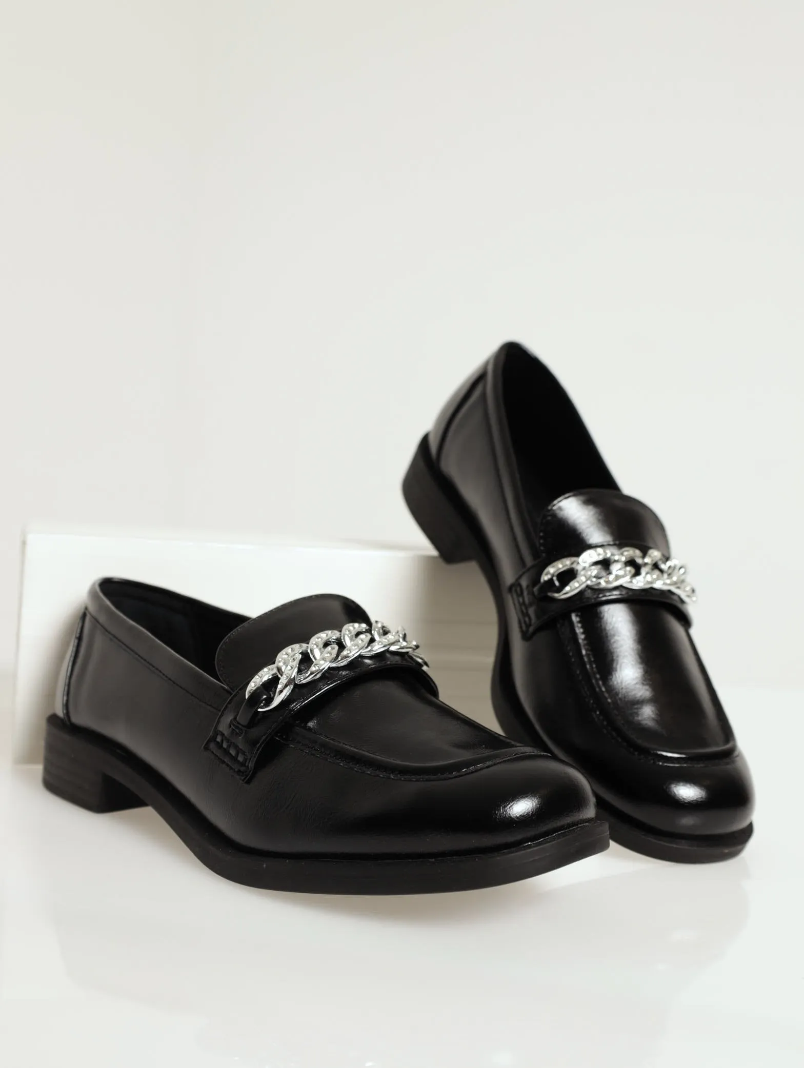 Raeven Chain Detail Loafer - Black