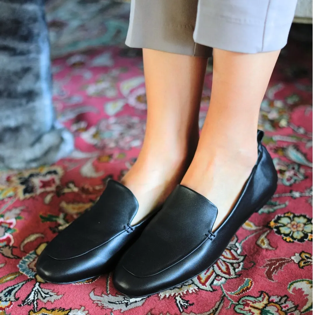 REBECA - Negro Regina Romero Zapato Mocasin de Piso Para Dama en Piel