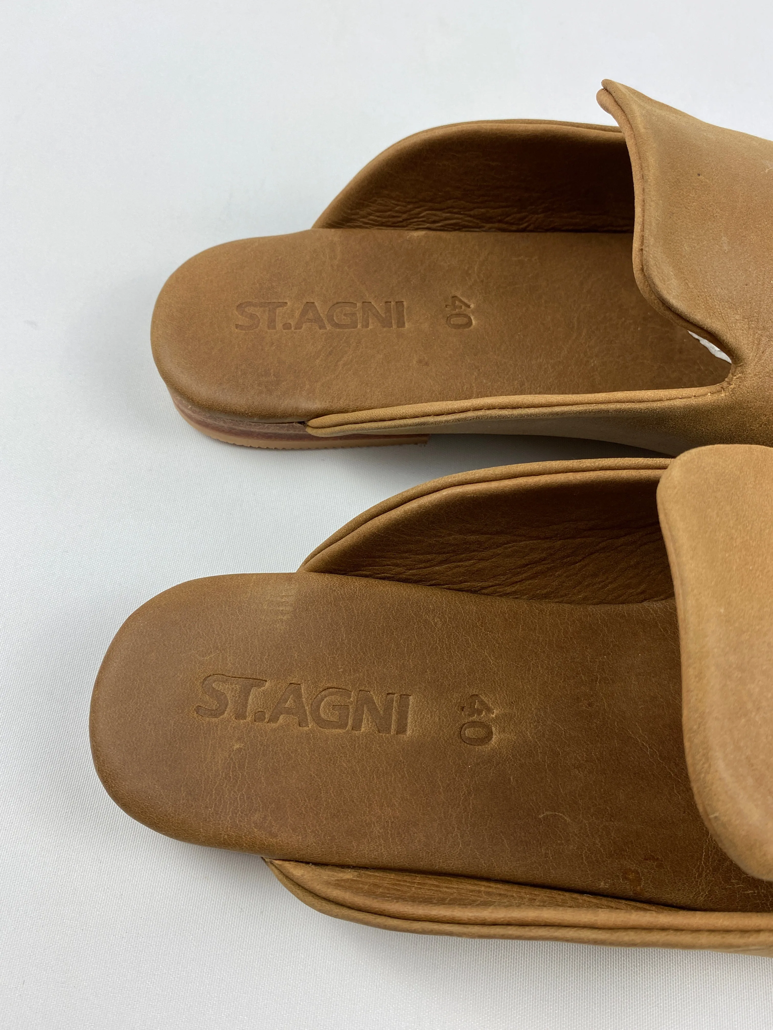 ST AGNI - HUGO LOAFER SLIDE IN HAVANA - SZ 40 - NEW IN BOX