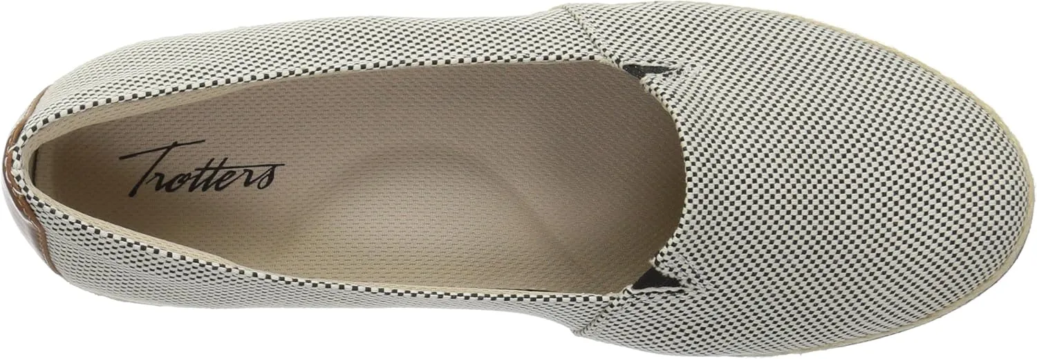 Trotters Women's Accent Loafer