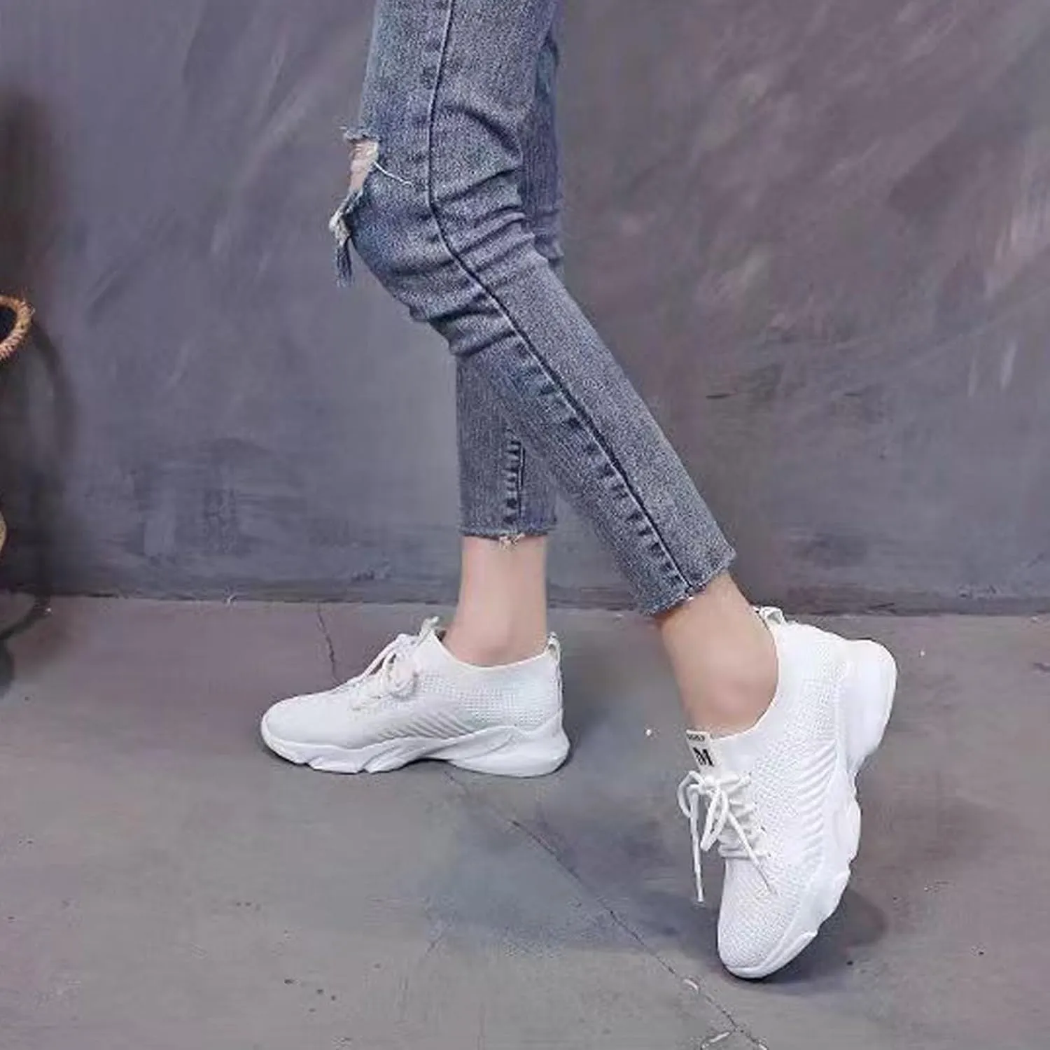 Women's Mesh Walking Shoes Breathable Running Sneakers Lightweight Lace Up Women Shoe Outdoor Non Slip Workout Travel