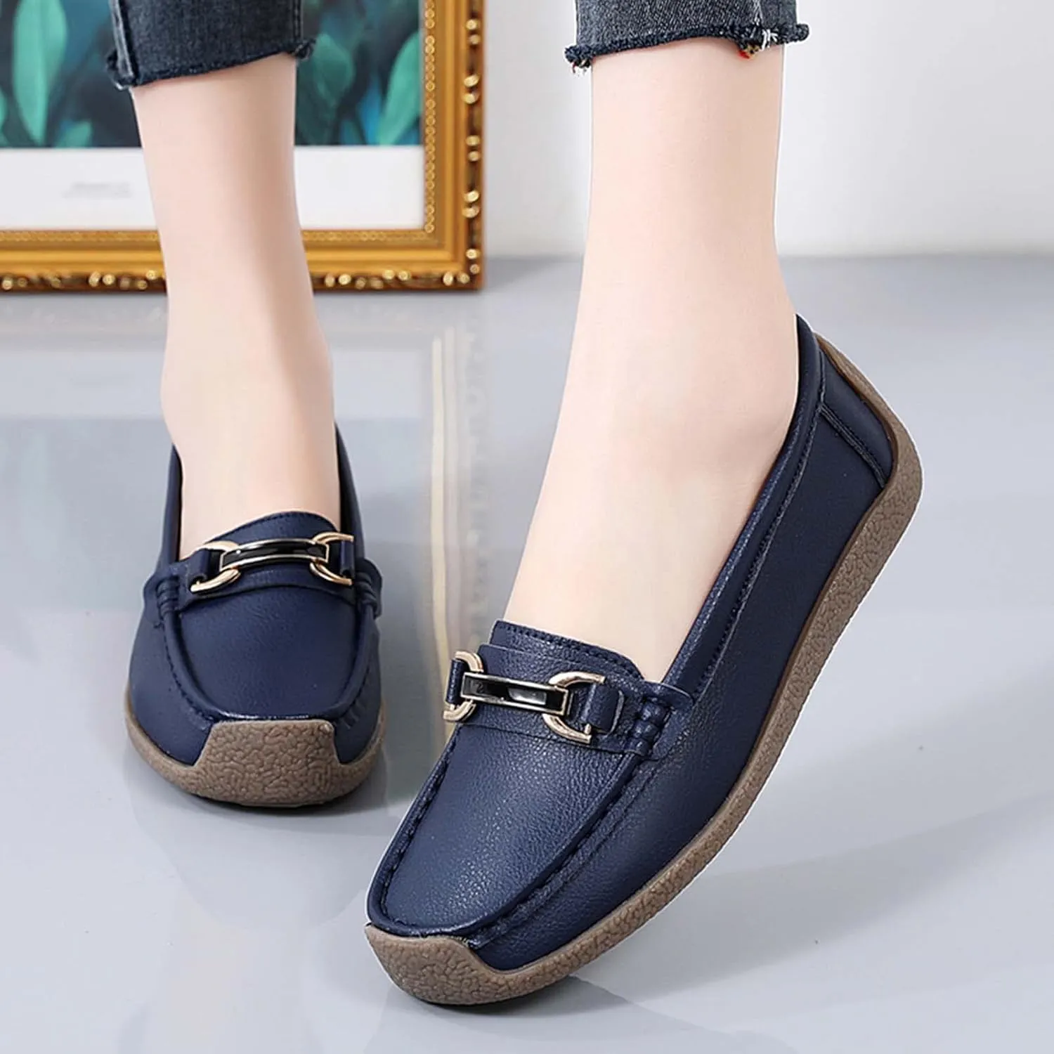 Women's Slip On Flats Loafers Leather Moccasins Walking Shoes Driving Penny Loafer with Anti-Slip Rubber Sole
